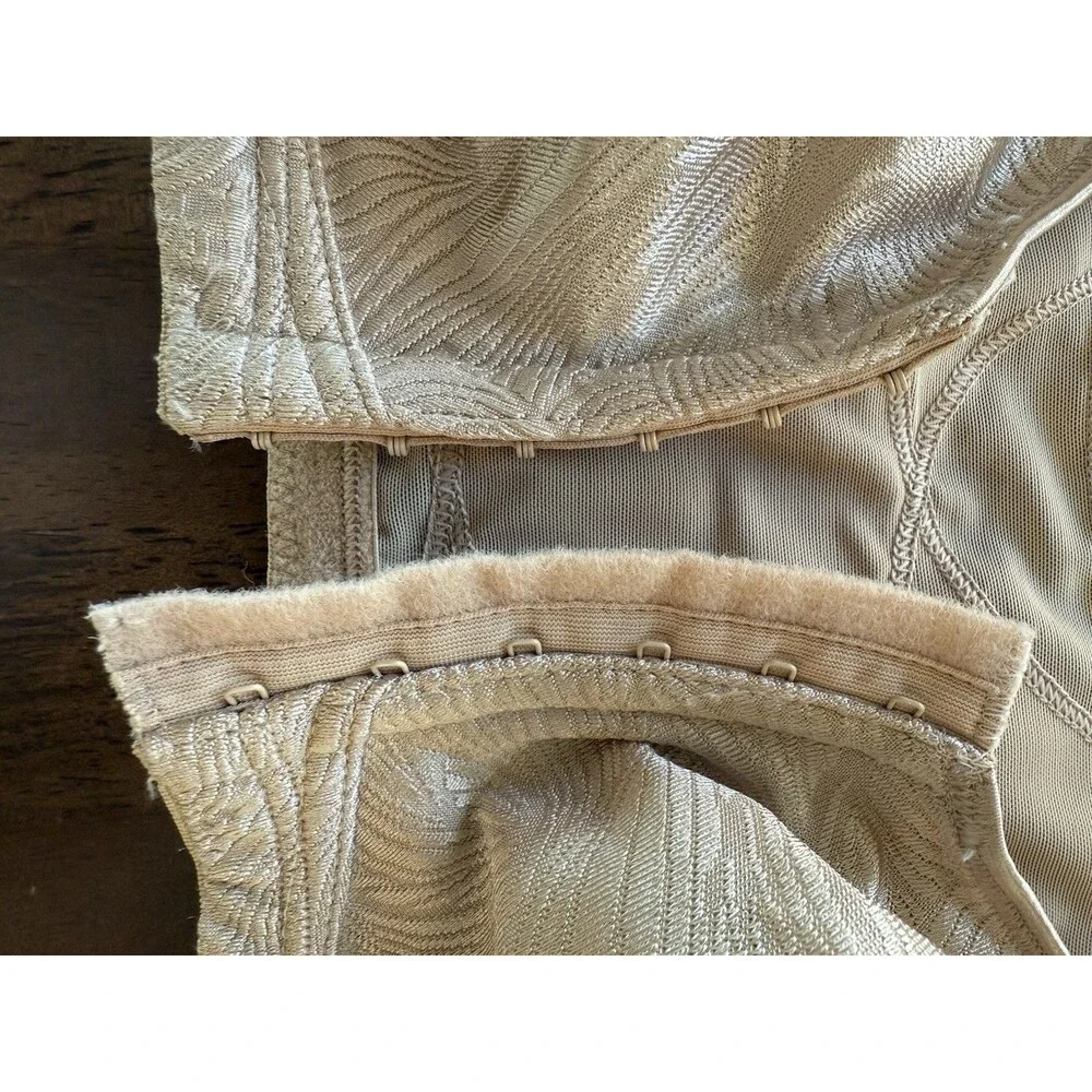 Playtex 18 Hour Front Close Wire-Free Bra 4695 Beige Nude 38D Comfort Support